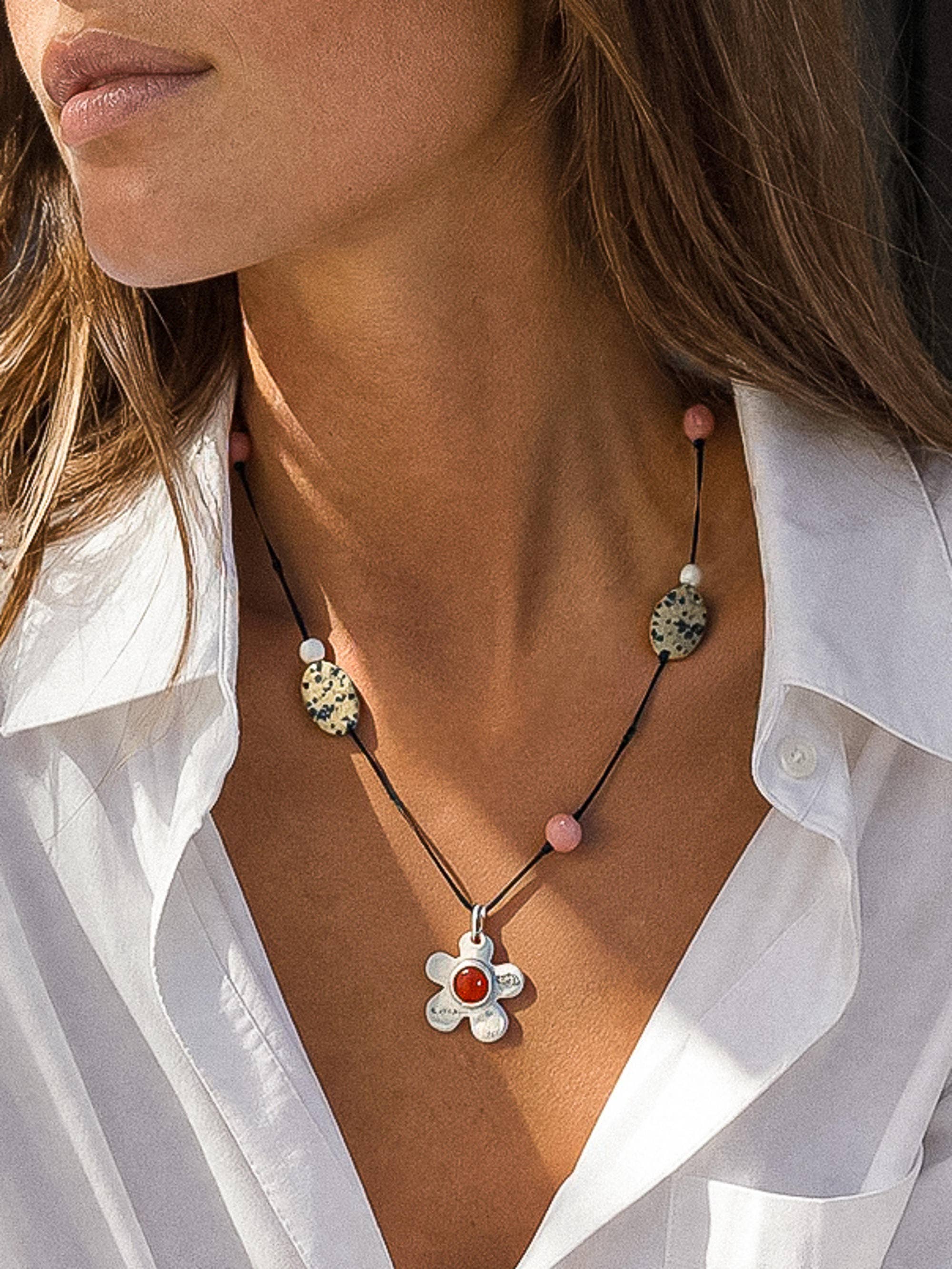 Flânerie by MAIQ - Tallulah Silver Western Beaded Flower Necklace: Silver