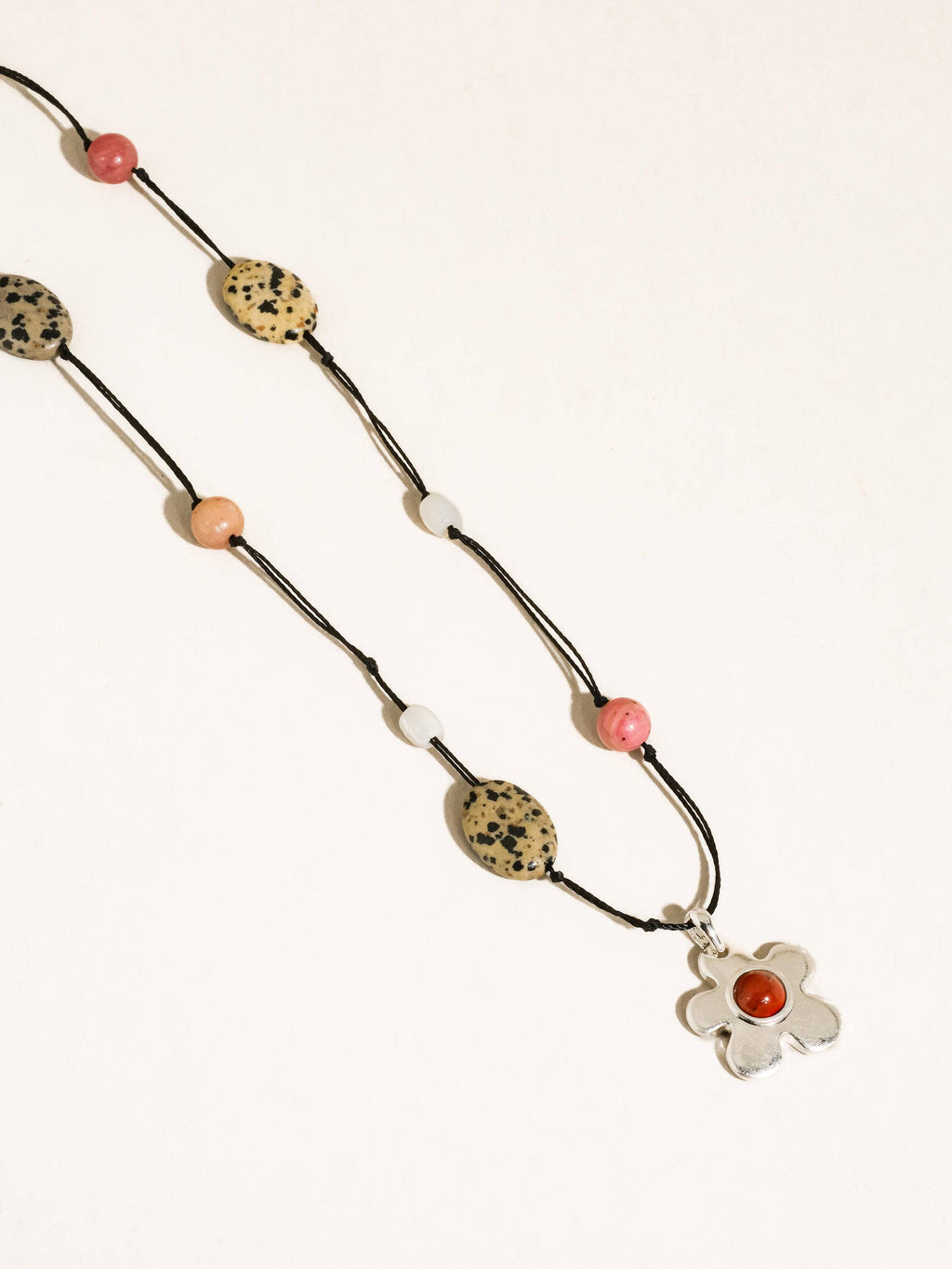 Flânerie by MAIQ - Tallulah Silver Western Beaded Flower Necklace: Silver