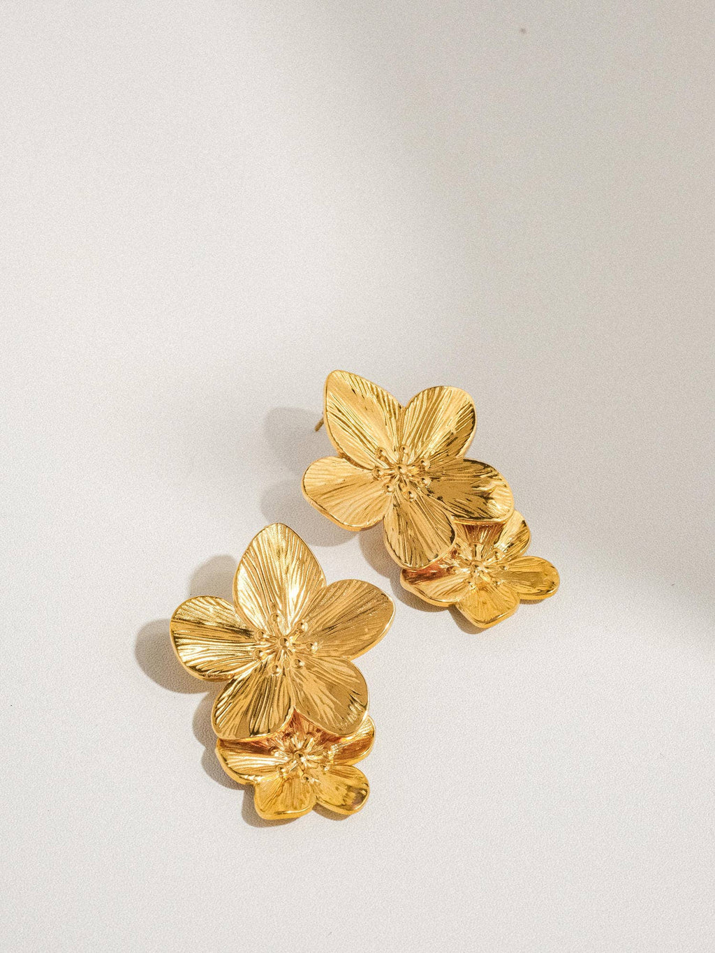 Flânerie by MAIQ - Ivy 18K Gold Statement Stacked Flower Earring: Yellow Gold