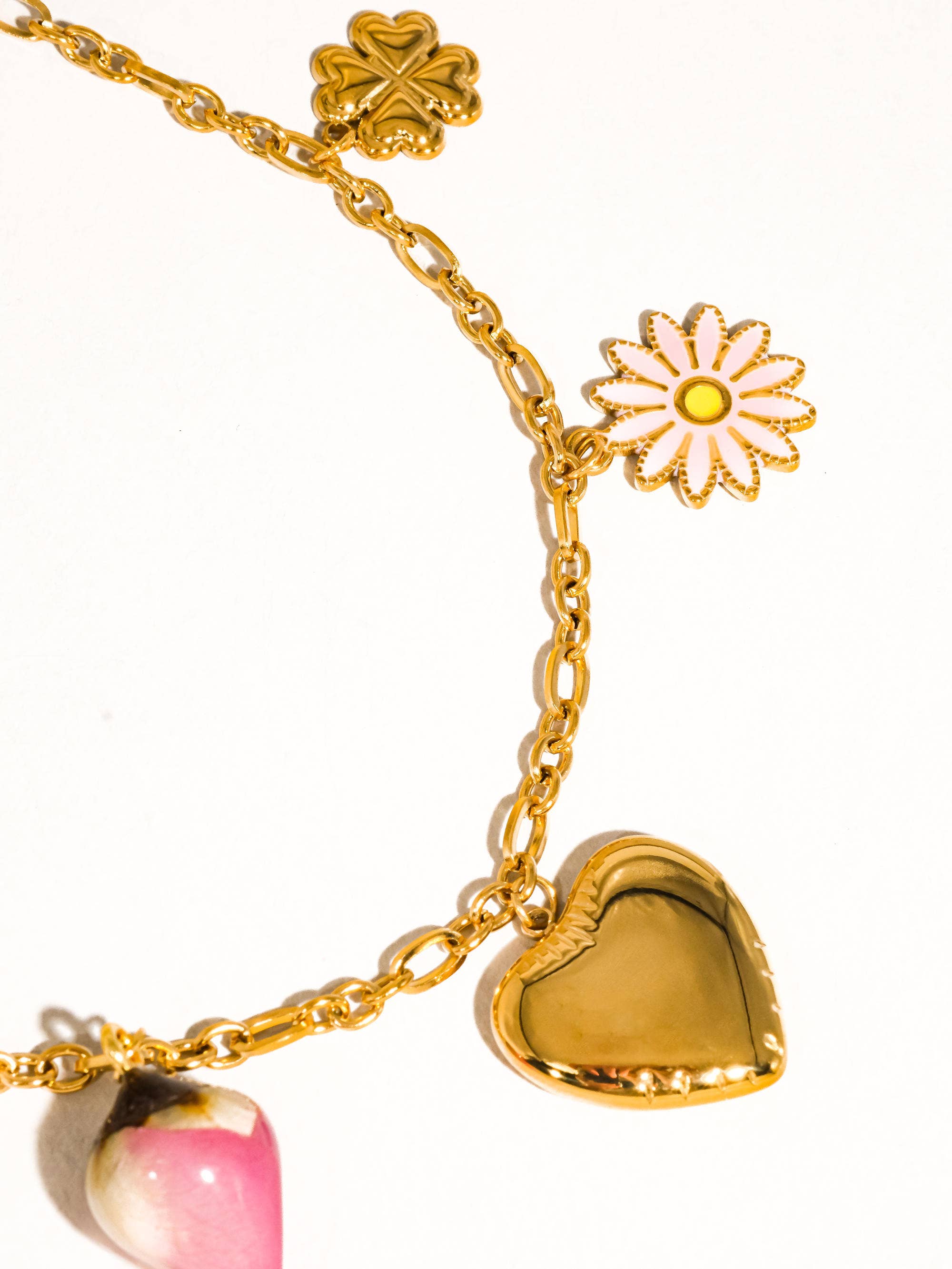 Flânerie by MAIQ - Heirloom 18K Gold Non-Tarnish Vintage Floral Charm Necklace: Multi-Colored