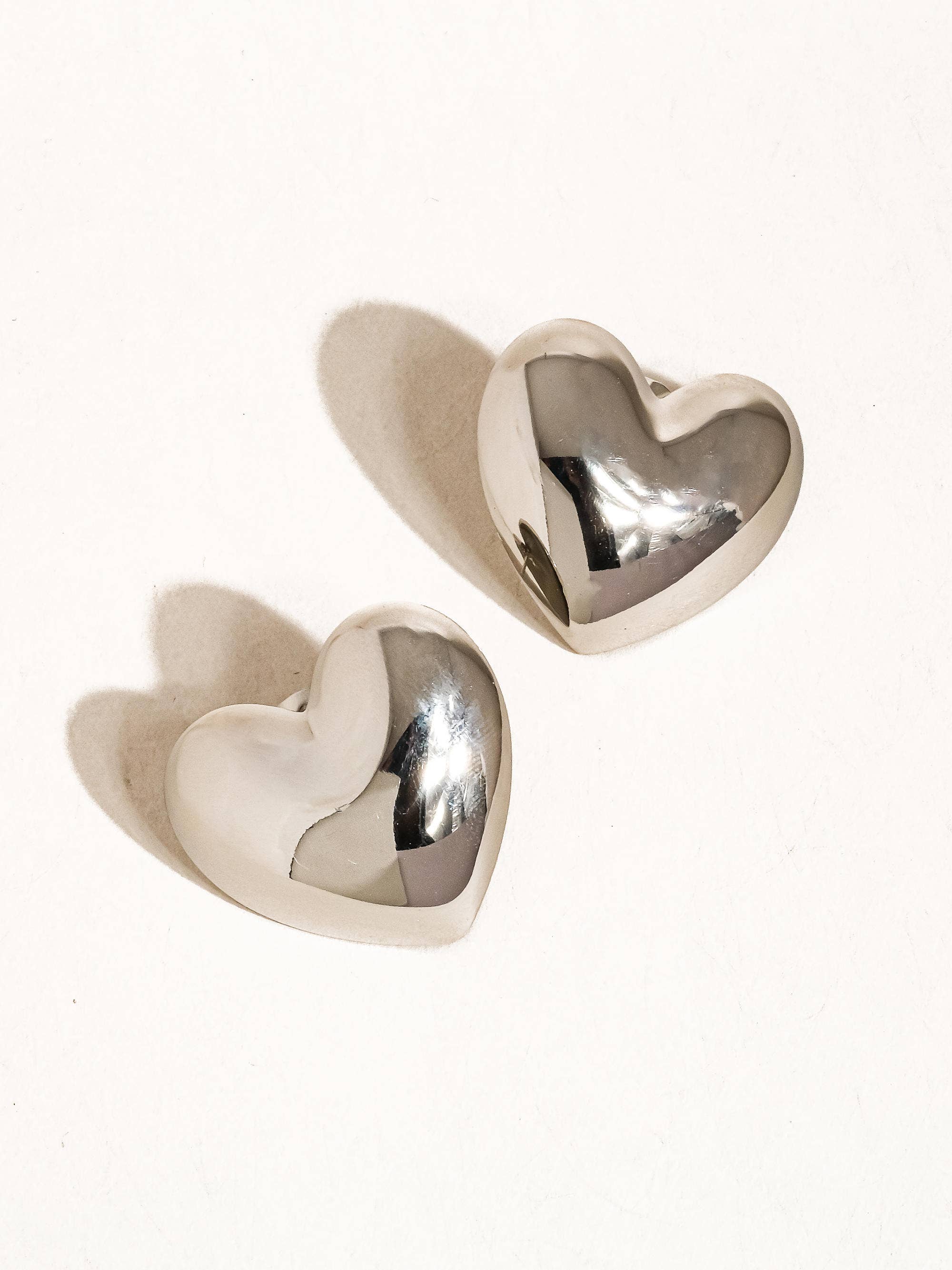 Flânerie by MAIQ - Chantilly 18K Gold Non-Tarnish Classic Heart Stud: Silver