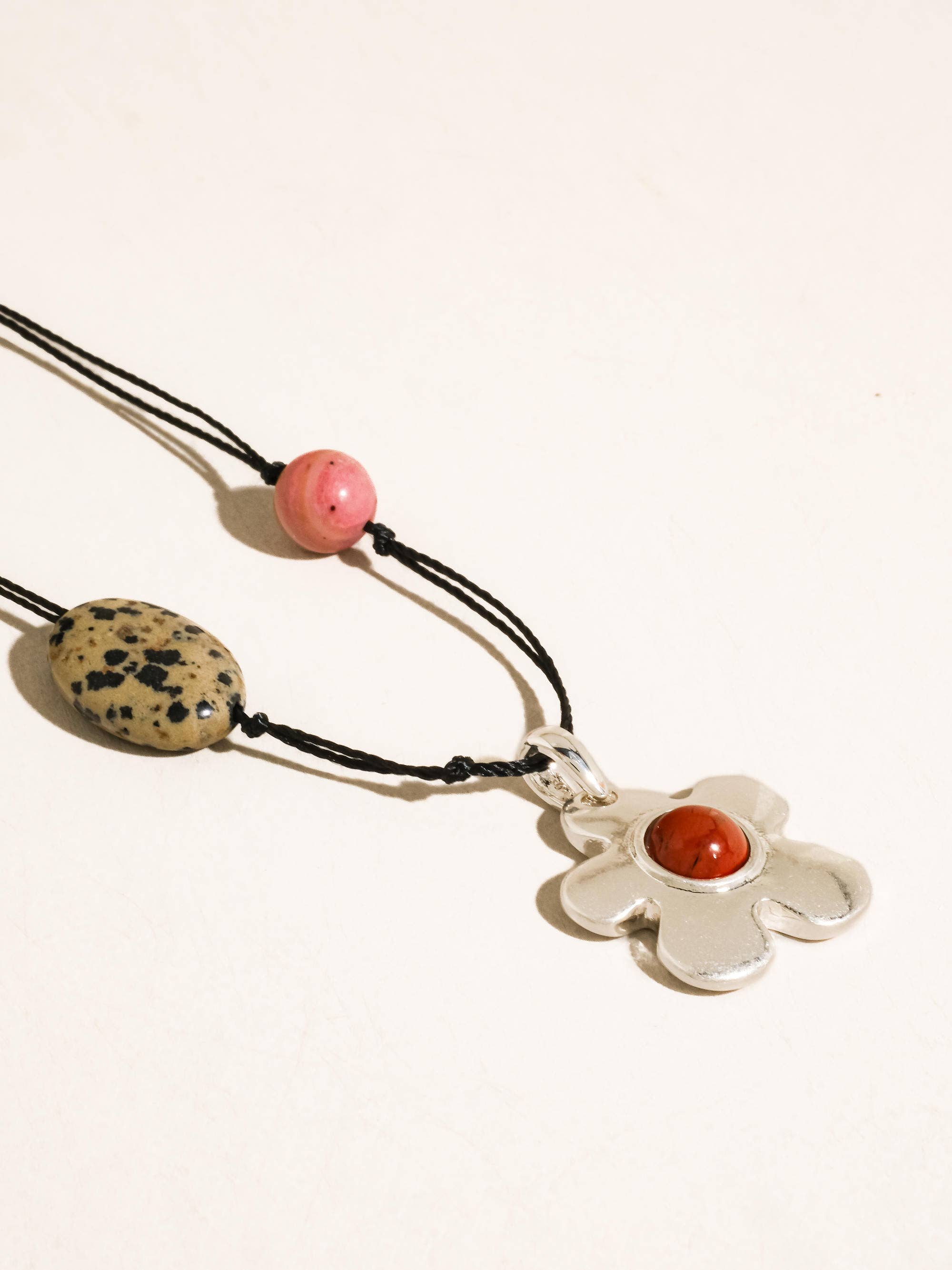 Flânerie by MAIQ - Tallulah Silver Western Beaded Flower Necklace: Silver