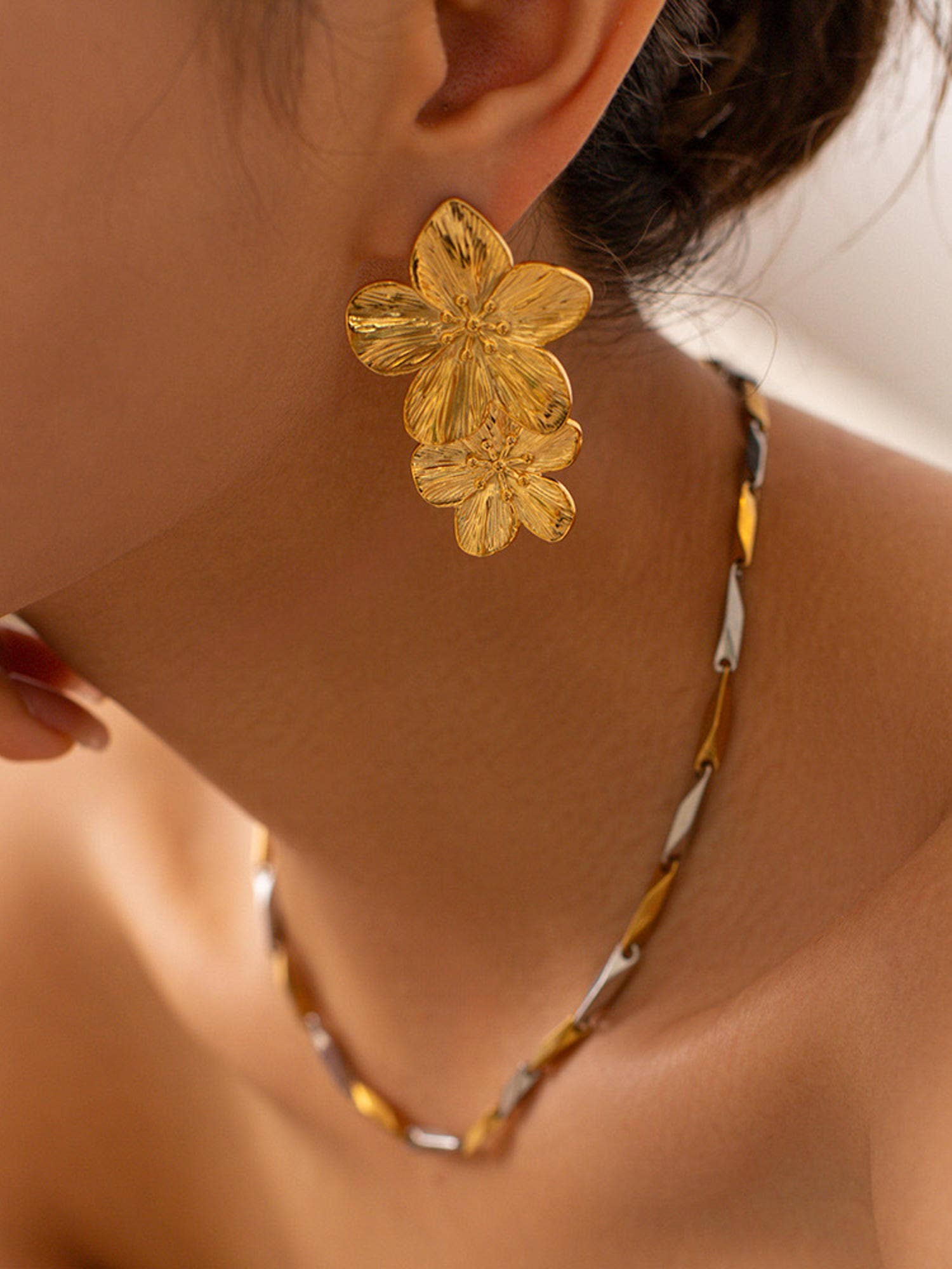 Flânerie by MAIQ - Ivy 18K Gold Statement Stacked Flower Earring: Yellow Gold