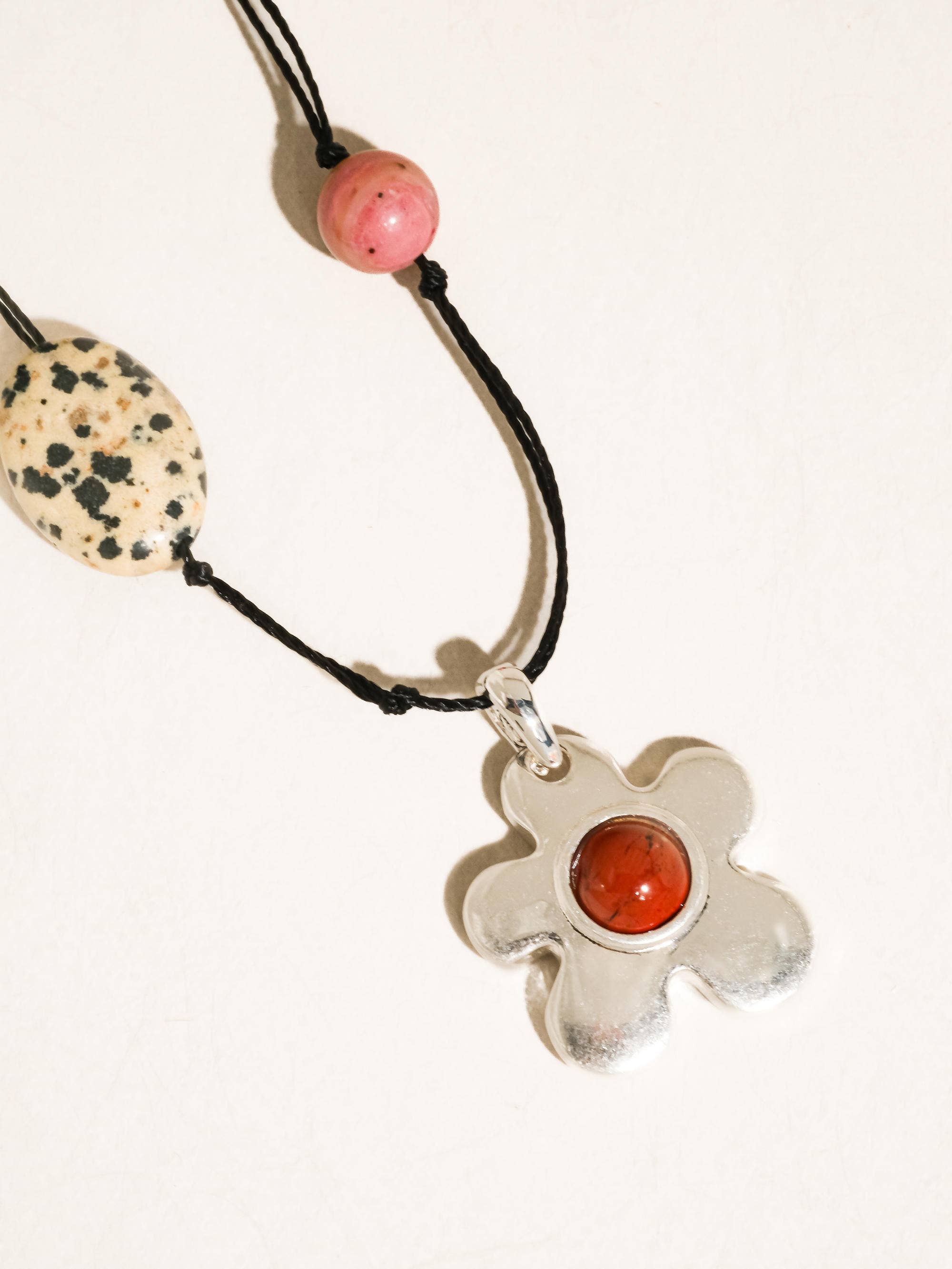 Flânerie by MAIQ - Tallulah Silver Western Beaded Flower Necklace: Silver